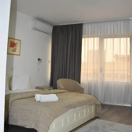 Garni Hamburg 2*