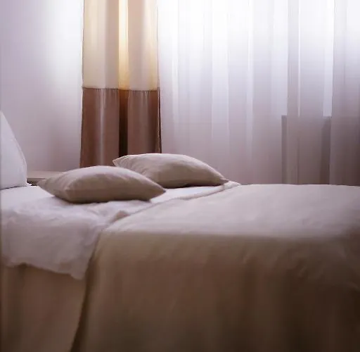 Garni Hamburg Hotel 2*